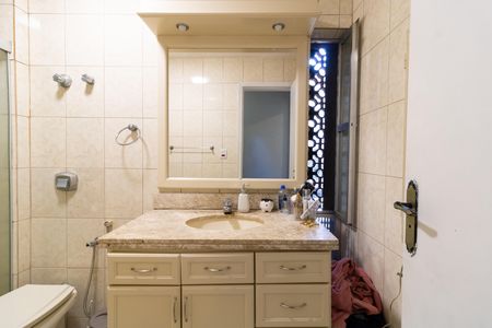 Apartamento à venda com 121m², 3 quartos e 1 vaga Apartamento à venda com 121m², 3 quartos e 1 vagaBanheiro 2