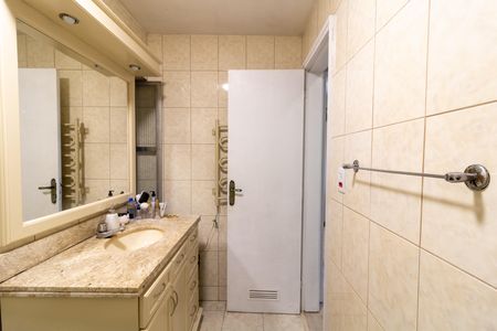 Apartamento à venda com 121m², 3 quartos e 1 vaga Apartamento à venda com 121m², 3 quartos e 1 vagaBanheiro 2