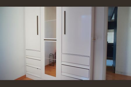 Quarto 2 de apartamento para alugar com 2 quartos, 40m² em Jardim Dona Leopoldina, Porto Alegre