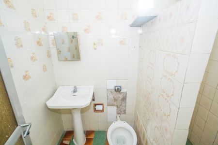 Banheiro de apartamento para alugar com 1 quarto, 50m² em Vila Valqueire, Rio de Janeiro