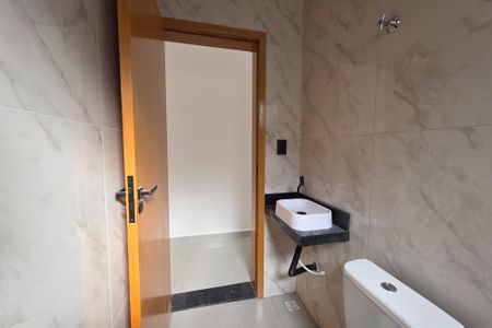 Casa à venda com 150m², 3 quartos e 2 vagas Casa à venda com 150m², 3 quartos e 2 vagasBanheiro