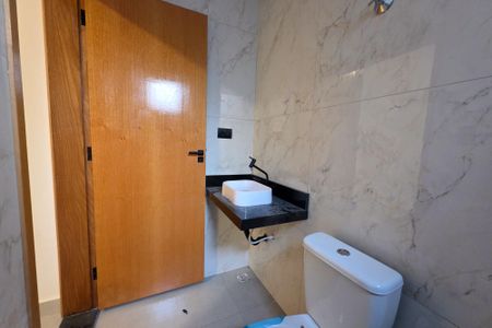 Casa à venda com 150m², 3 quartos e 2 vagas Casa à venda com 150m², 3 quartos e 2 vagasBanheiro da Suíte