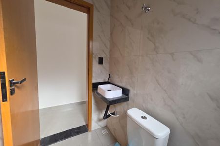 Casa à venda com 150m², 3 quartos e 2 vagas Casa à venda com 150m², 3 quartos e 2 vagasBanheiro