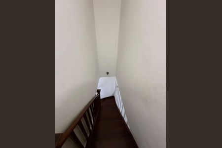 Escada de casa à venda com 3 quartos, 132m² em Penha de França, São Paulo