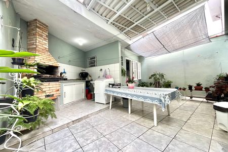 Casa à venda com 135m², 3 quartos e 2 vagasQuintal