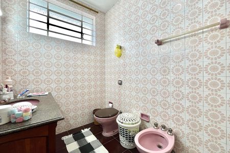 Casa à venda com 135m², 3 quartos e 2 vagasBanheiro Corredor
