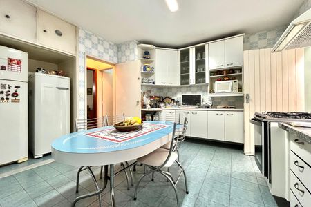 Casa à venda com 135m², 3 quartos e 2 vagasCozinha