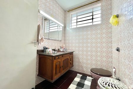 Casa à venda com 135m², 3 quartos e 2 vagasBanheiro Corredor