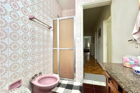 Casa à venda com 135m², 3 quartos e 2 vagasBanheiro Corredor