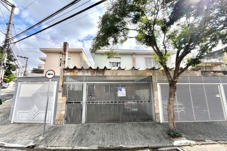 Casa à venda com 135m², 3 quartos e 2 vagasFachada