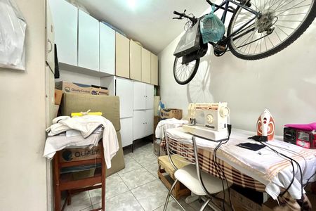 Casa à venda com 135m², 3 quartos e 2 vagasQuarto de Serviço
