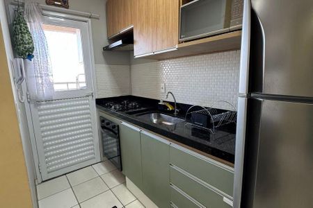 Cozinha de apartamento para alugar com 2 quartos, 43m² em Jardim Record, Taboão da Serra
