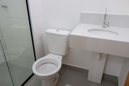 Banheiro de apartamento para alugar com 1 quarto, 25m² em Centro, Osasco
