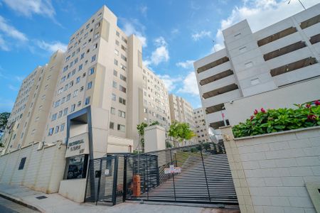Apartamento à venda com 41m², 2 quartos e 1 vaga Apartamento à venda com 41m², 2 quartos e 1 vagaFachada e portaria