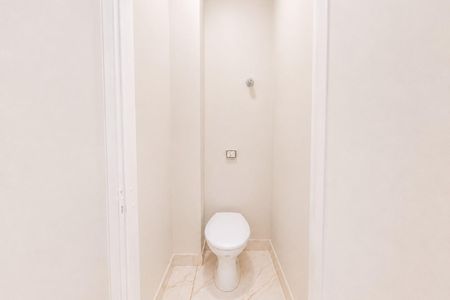 Apartamento à venda com 98m², 2 quartos e 1 vaga Apartamento à venda com 98m², 2 quartos e 1 vagaÁrea de Serviço - Banheiro