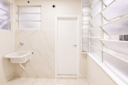 Apartamento à venda com 98m², 2 quartos e 1 vaga Apartamento à venda com 98m², 2 quartos e 1 vagaÁrea de Serviço