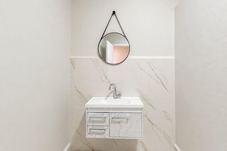 Apartamento à venda com 98m², 2 quartos e 1 vaga Apartamento à venda com 98m², 2 quartos e 1 vagaBanheiro