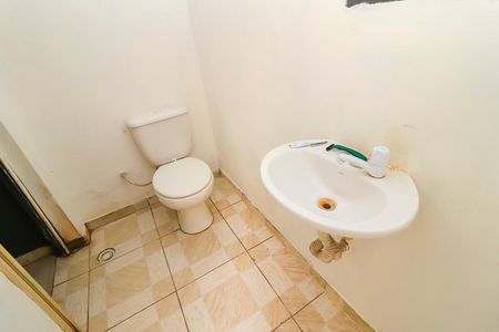 Banheiro de casa para alugar com 1 quarto, 50m² em Vila Norma, São Paulo