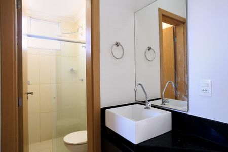 Apartamento para alugar com 50m², 2 quartos e 1 vaga Apartamento para alugar com 50m², 2 quartos e 1 vagaBanheiro