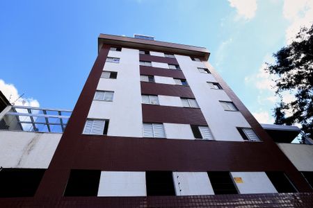 Apartamento para alugar com 50m², 2 quartos e 1 vaga Apartamento para alugar com 50m², 2 quartos e 1 vagaFachada