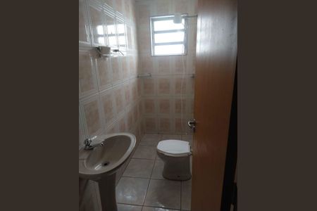 Banheiro  de casa à venda com 2 quartos, 130m² em Vila Sao Pedro, Guarulhos