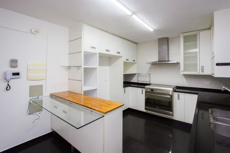 Casa à venda com 250m², 3 quartos e 2 vagas