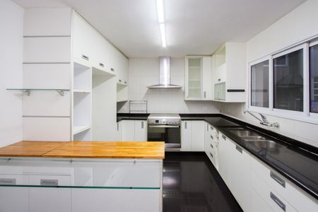 Casa à venda com 250m², 3 quartos e 2 vagas