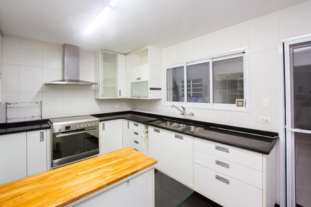 Casa à venda com 250m², 3 quartos e 2 vagas