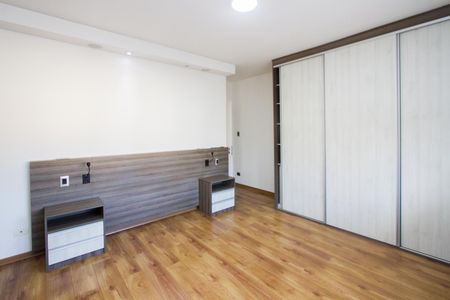 Casa à venda com 3 quartos, 250m² em Campo Belo, São Paulo
