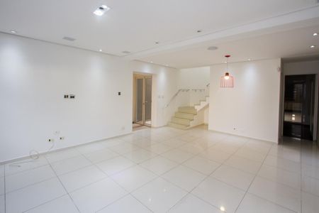 Casa à venda com 3 quartos, 250m² em Campo Belo, São Paulo