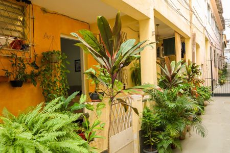 Casa de condomínio para alugar com 61m², 2 quartos e sem vaga Casa de condomínio para alugar com 61m², 2 quartos e sem vagaVaranda da Frente