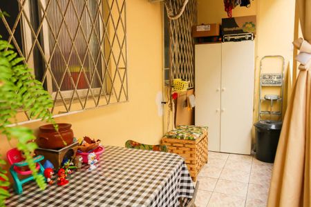 Casa de condomínio para alugar com 61m², 2 quartos e sem vaga Casa de condomínio para alugar com 61m², 2 quartos e sem vagaVaranda da Frente