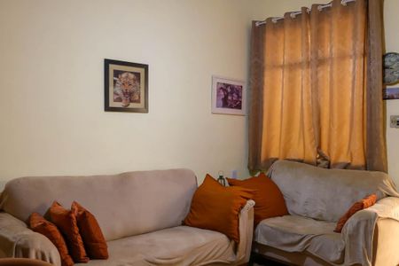 Casa de condomínio para alugar com 61m², 2 quartos e sem vaga Casa de condomínio para alugar com 61m², 2 quartos e sem vagaSala