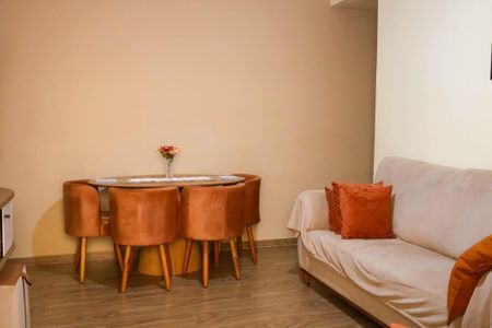 Casa de condomínio para alugar com 61m², 2 quartos e sem vaga Casa de condomínio para alugar com 61m², 2 quartos e sem vagaSala