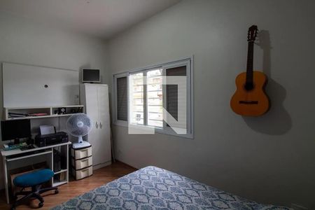Casa à venda com 140m², 3 quartos e 2 vagas Casa à venda com 140m², 3 quartos e 2 vagasQuarto