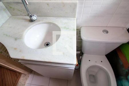Casa à venda com 140m², 3 quartos e 2 vagas Casa à venda com 140m², 3 quartos e 2 vagasBanheiro