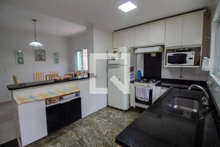 Casa à venda com 140m², 3 quartos e 2 vagas Casa à venda com 140m², 3 quartos e 2 vagasCozinha