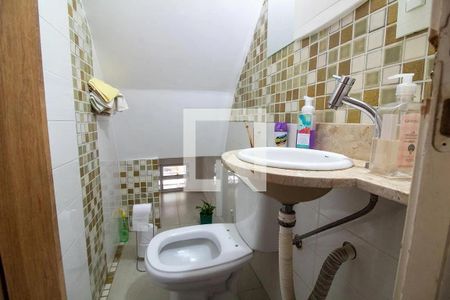 Casa à venda com 140m², 3 quartos e 2 vagas Casa à venda com 140m², 3 quartos e 2 vagasBanheiro