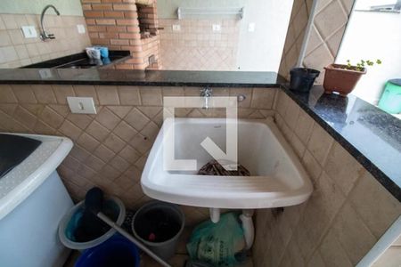 Casa à venda com 140m², 3 quartos e 2 vagas Casa à venda com 140m², 3 quartos e 2 vagasBanheiro