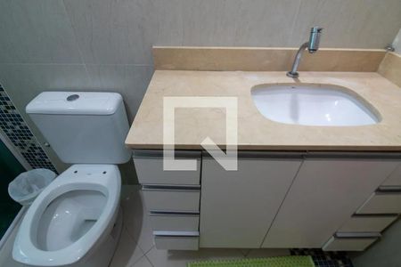 Casa à venda com 140m², 3 quartos e 2 vagas Casa à venda com 140m², 3 quartos e 2 vagasBanheiro
