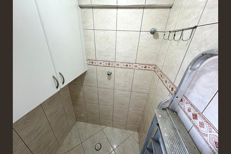 Apartamento para alugar com 58m², 2 quartos e 1 vaga Apartamento para alugar com 58m², 2 quartos e 1 vagaBanheiro de serviço