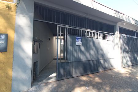 Casa para alugar com 100m², 3 quartos e 2 vagasFachada