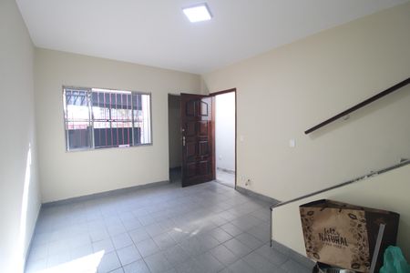 Sala de casa para alugar com 3 quartos, 100m² em Parque Guarapiranga, São Paulo
