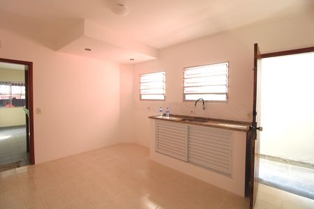 Casa para alugar com 100m², 3 quartos e 2 vagasCozinha