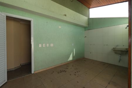 Apartamento à venda com 100m², 2 quartos e 1 vagaÁrea de Serviço