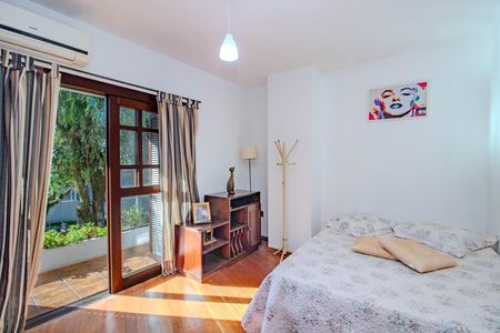 Casa à venda com 274m², 3 quartos e 3 vagas