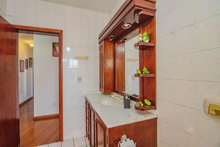 Casa à venda com 3 quartos, 274m² em Jardim Sabará, Porto Alegre