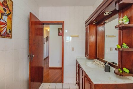 Casa à venda com 274m², 3 quartos e 3 vagas