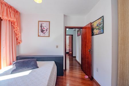 Casa à venda com 3 quartos, 274m² em Jardim Sabará, Porto Alegre
