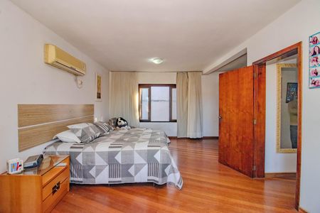 Casa à venda com 274m², 3 quartos e 3 vagas